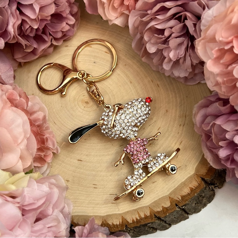Crystal Snoopy Riding Skateboard Keychain Charm - Picture 9 of 15